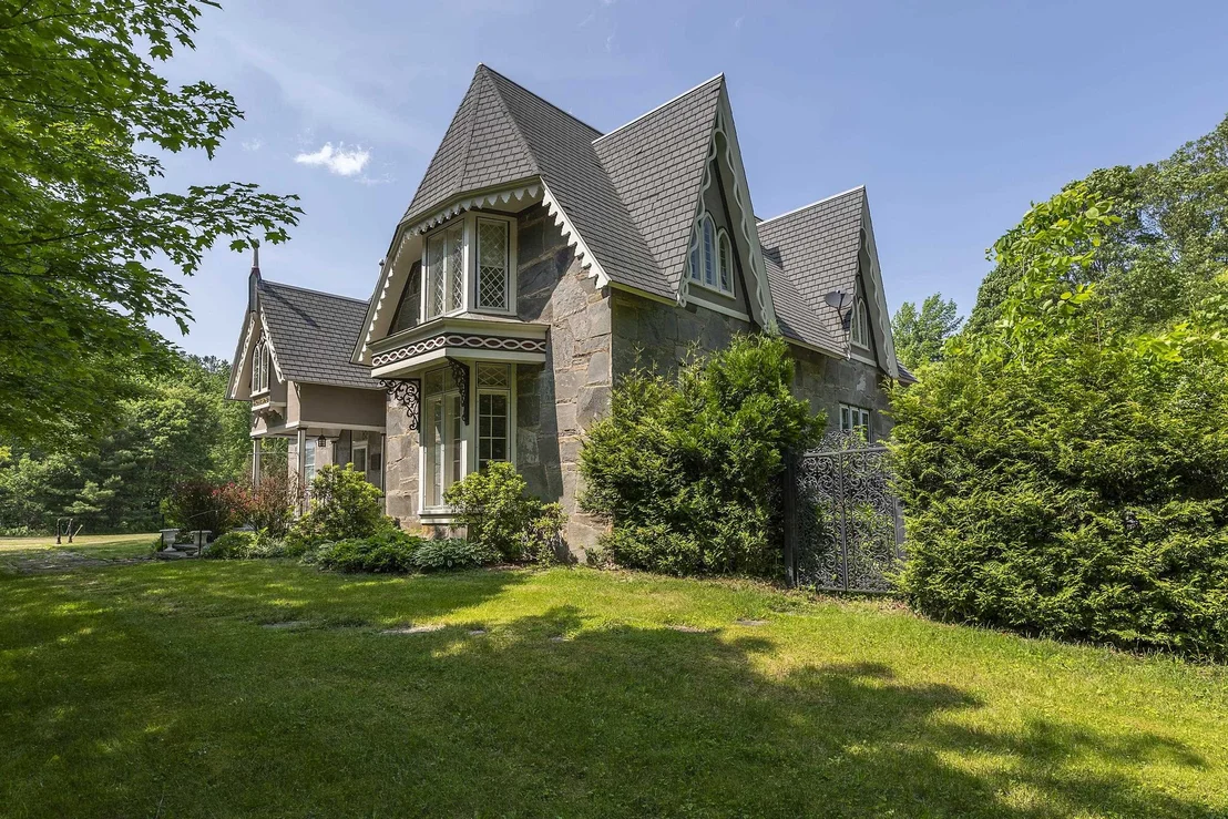 Photo of 1589 Main