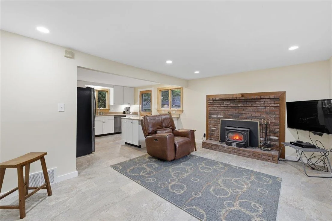 Photo of 16 Lakeview