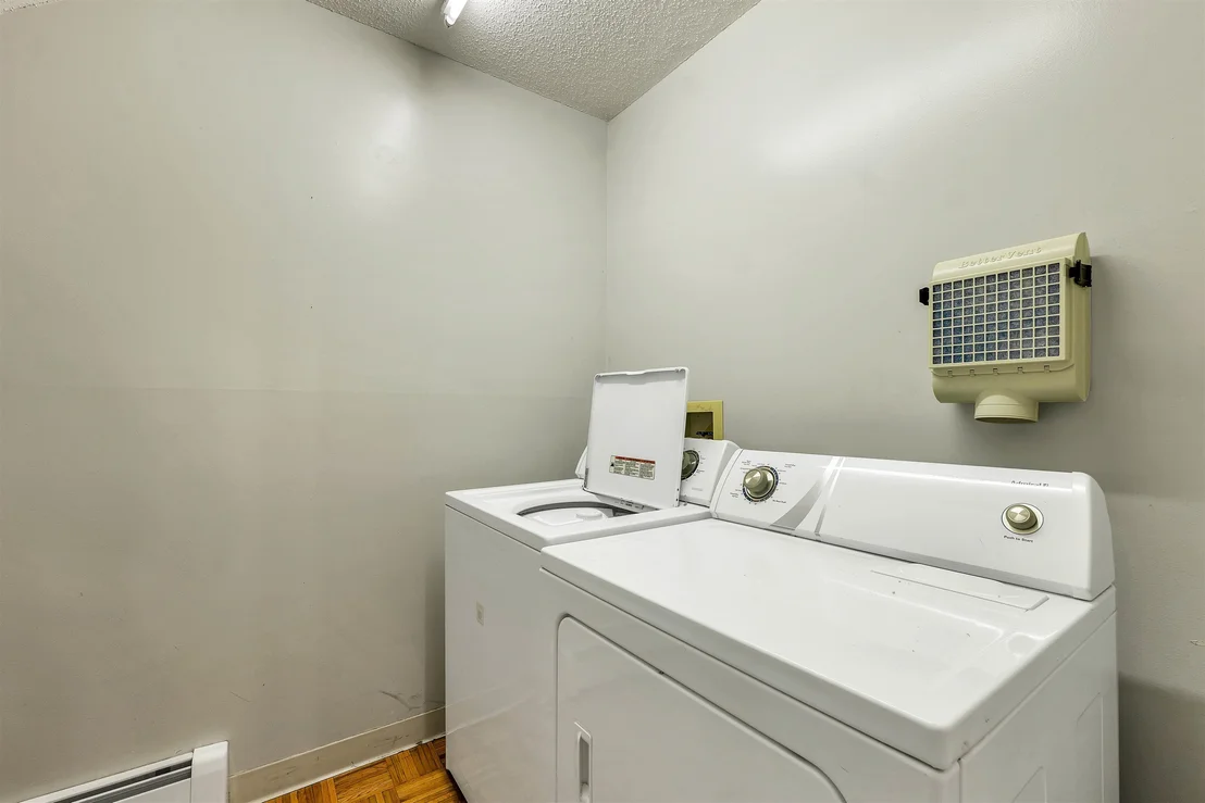 Photo of Unit 1 at 36 Circle
