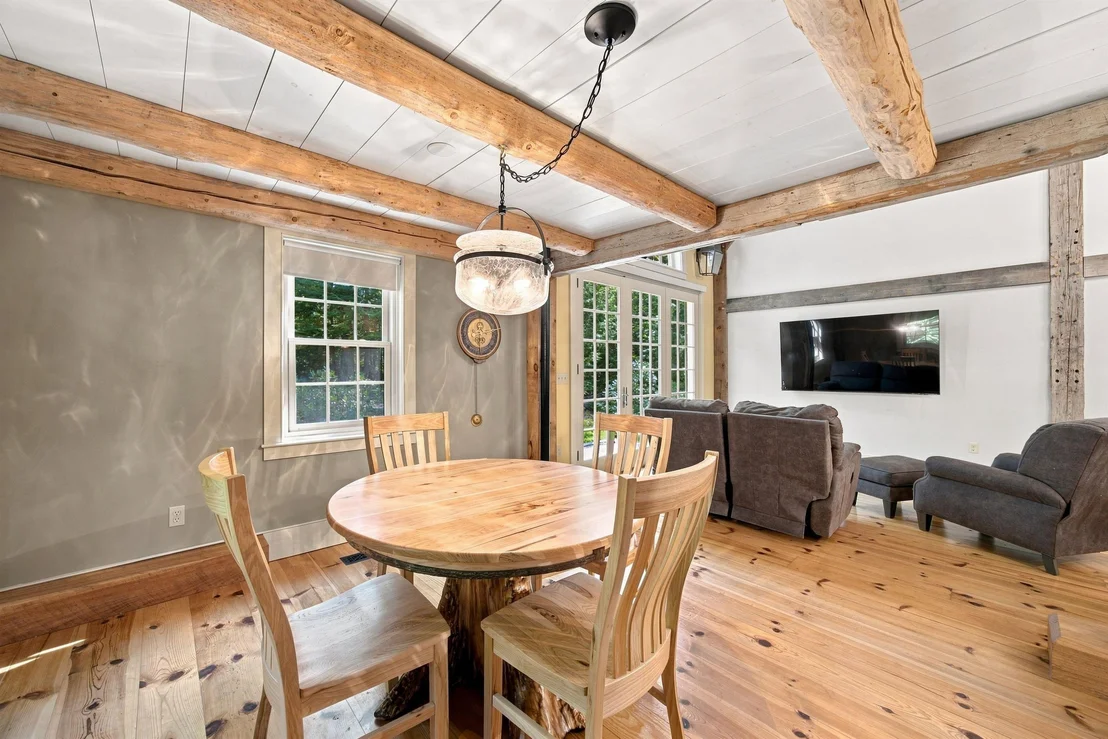 Photo of 369 Stoddard