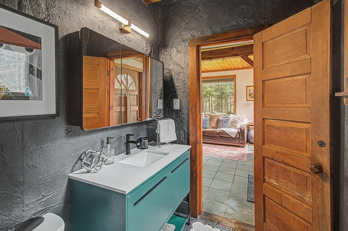 Photo of 2212 Symonds Mill