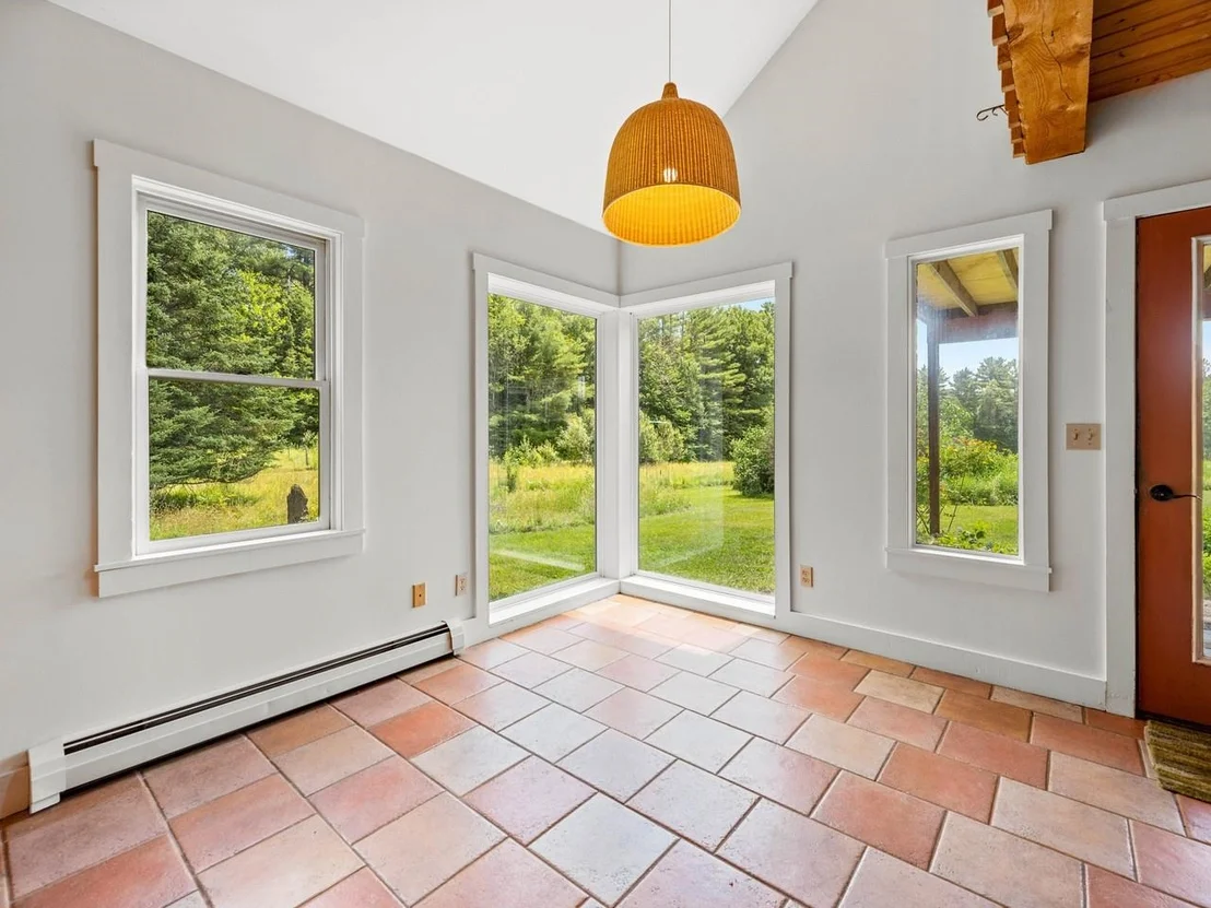 Photo of 663 Guyette