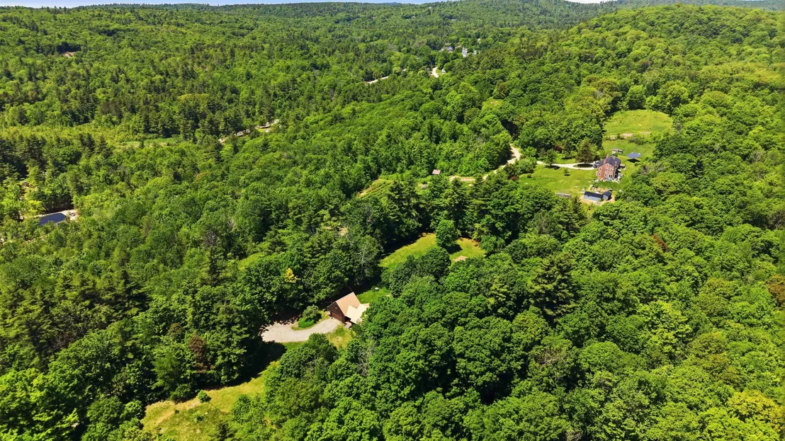Photo of 291 Halfmoon Pond