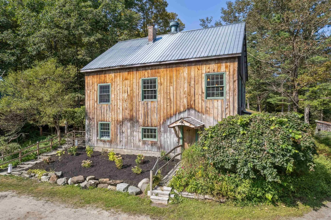 Photo of 2230 Quimby Mountain