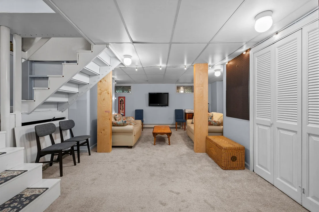 Photo of 8 Pine Grove