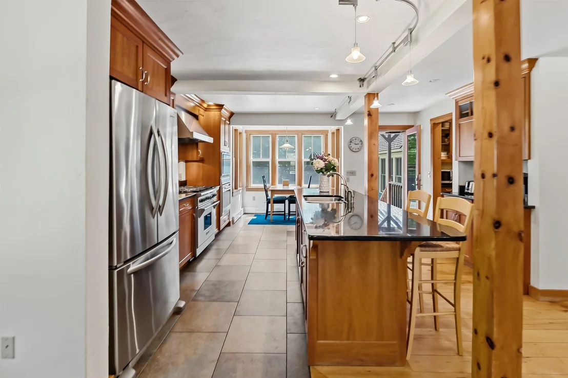 Photo of 1087 County