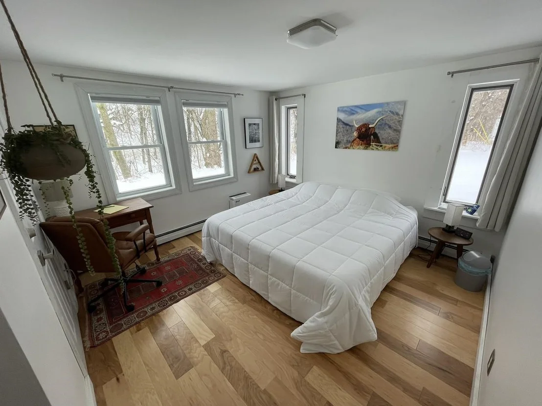 Photo of 2882 Perley