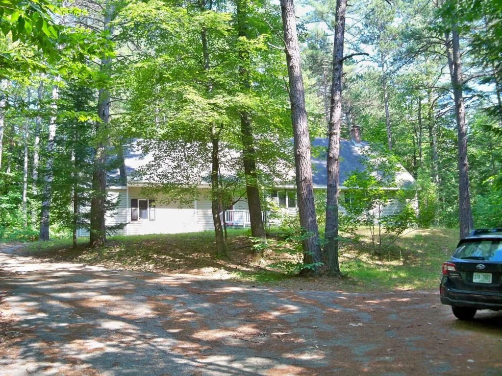 Photo of 33 Chadbourne Ave