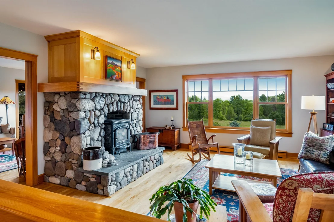 Photo of 947 Oak Hill