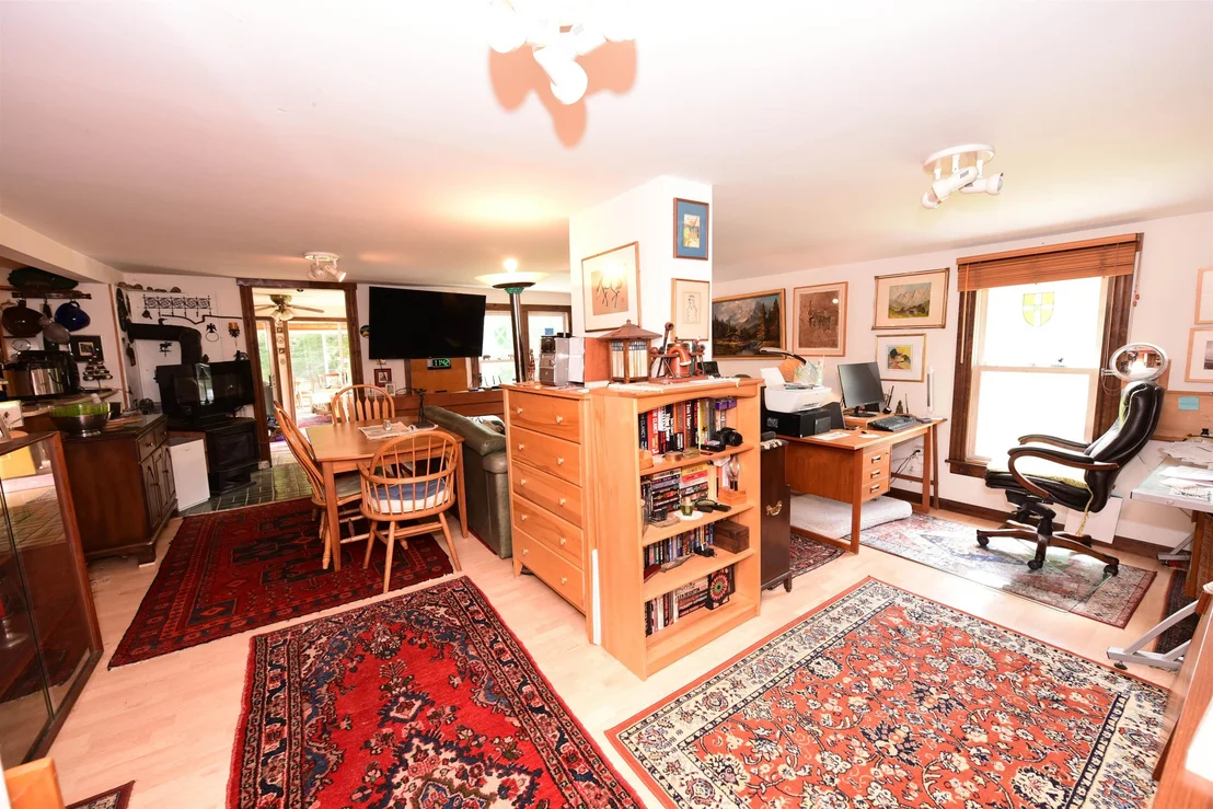 Photo of 23 Acorn