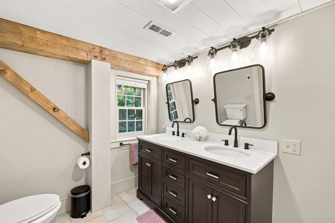 Photo of 369 Stoddard
