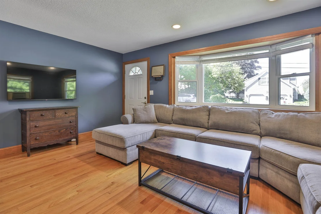 Photo of 61 Knollcrest