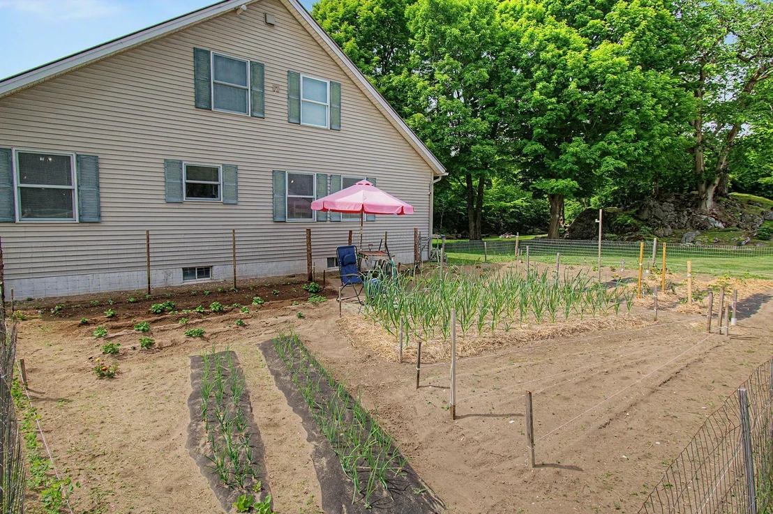 Photo of 2446 Carter Hill