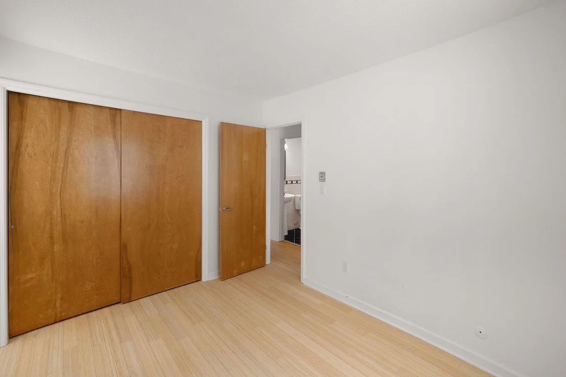 Photo of 4210 Harbor