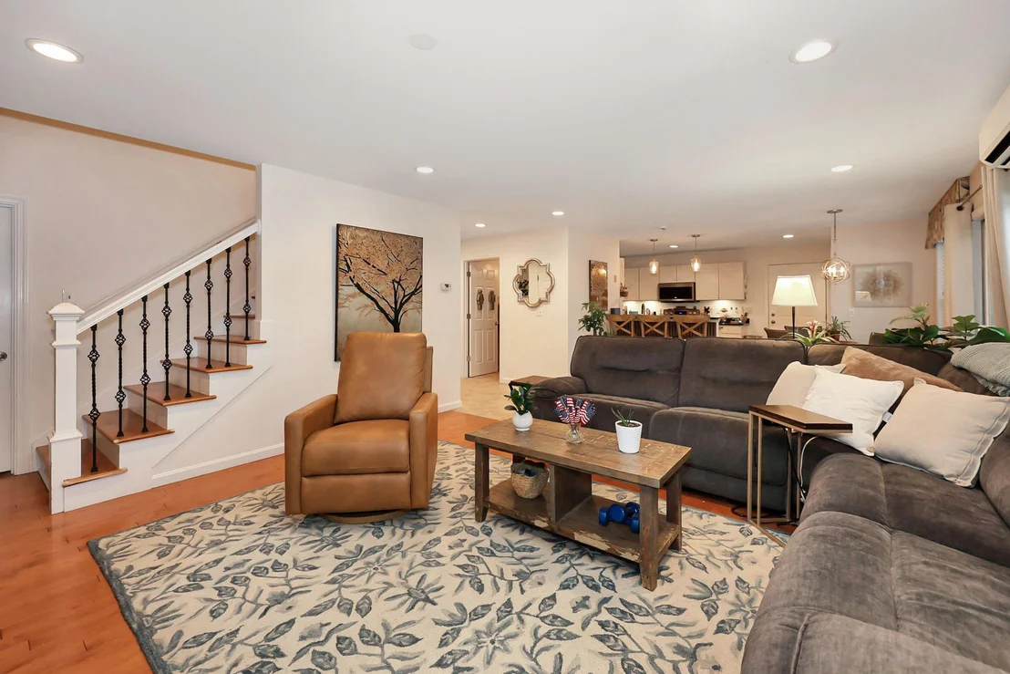 Photo of 237 Stanton