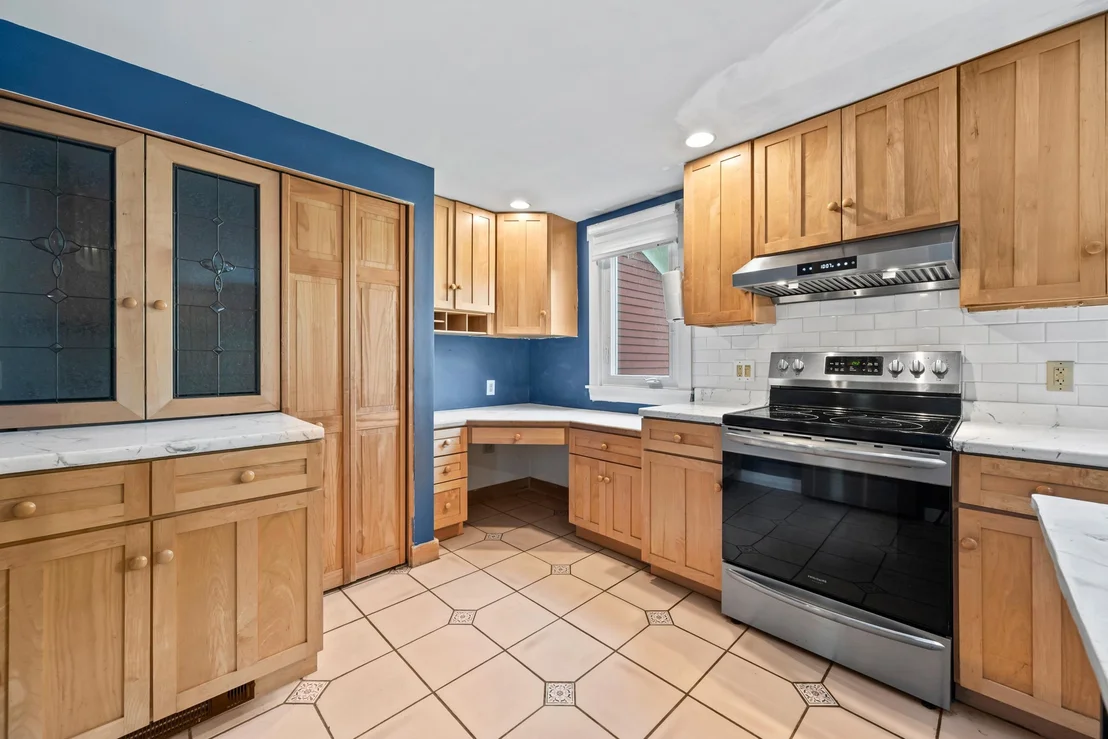 Photo of 2069 Riverside