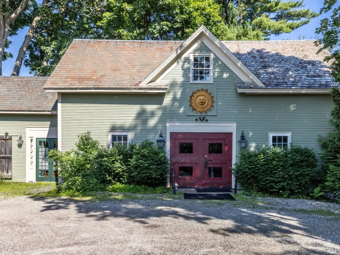 Photo of 5347 Shelburne