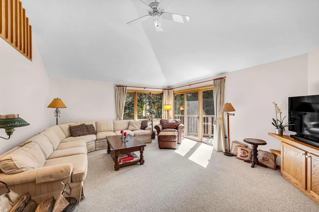 Photo of 33 Carinthia