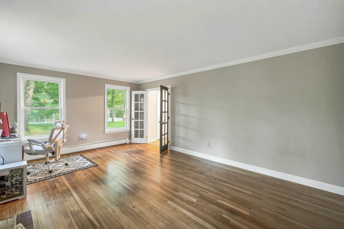 Photo of 9 Meadowview