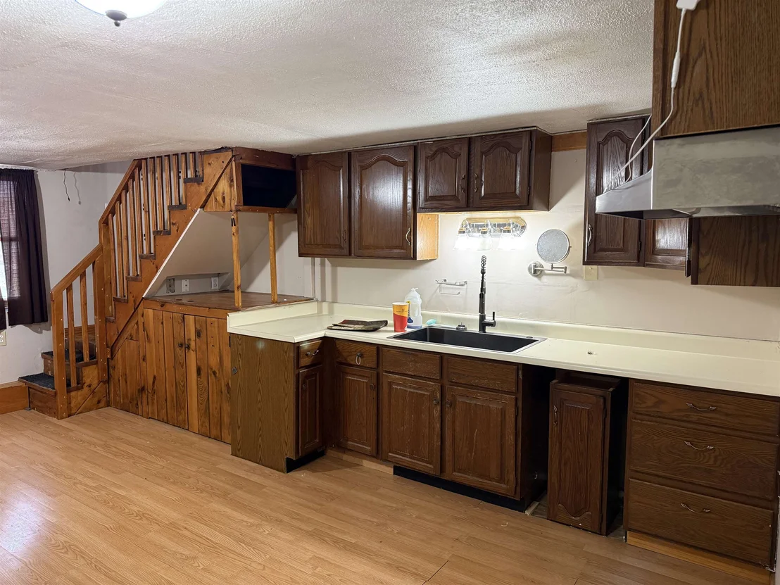 Photo of 2459 Highgate