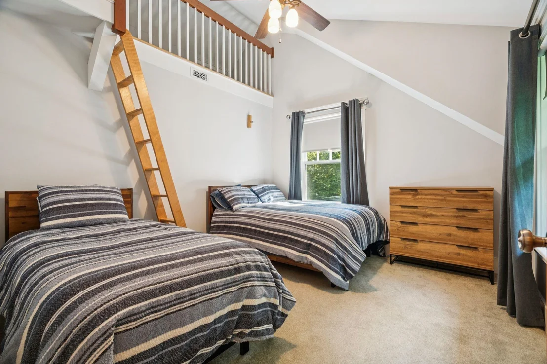 Photo of 12 Lakeview