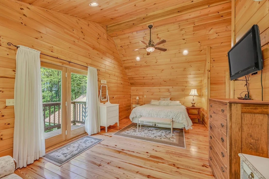 Photo of 1560 Cherry Valley