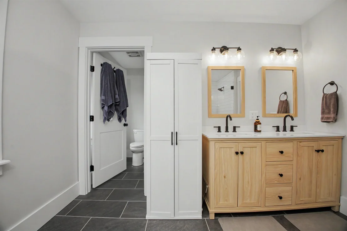 Photo of 241 Maple Basin