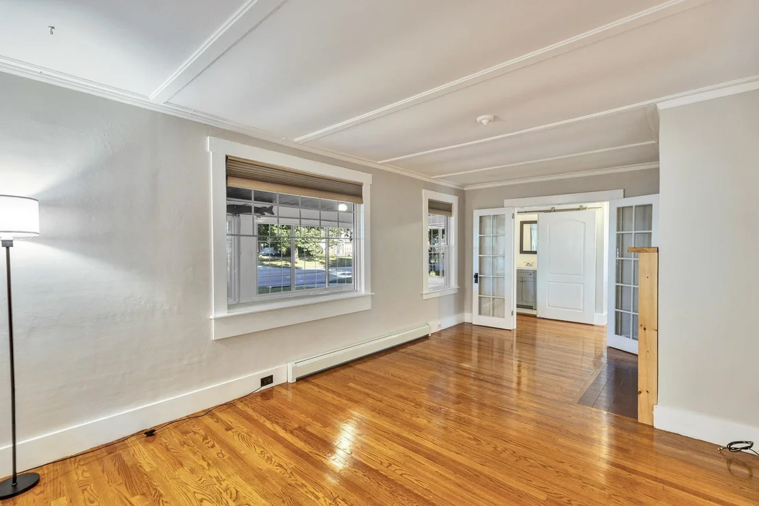 Photo of 370 Main