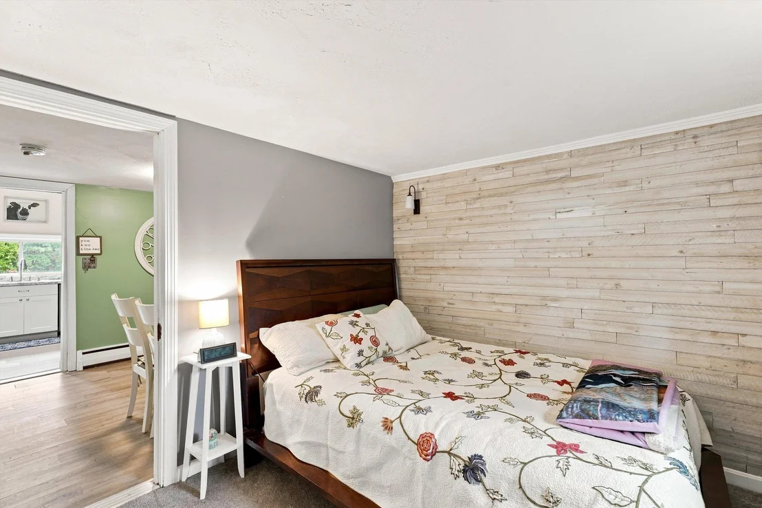 Photo of 33 Beacon Hill