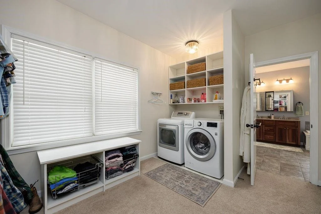 Photo of 3877 Main