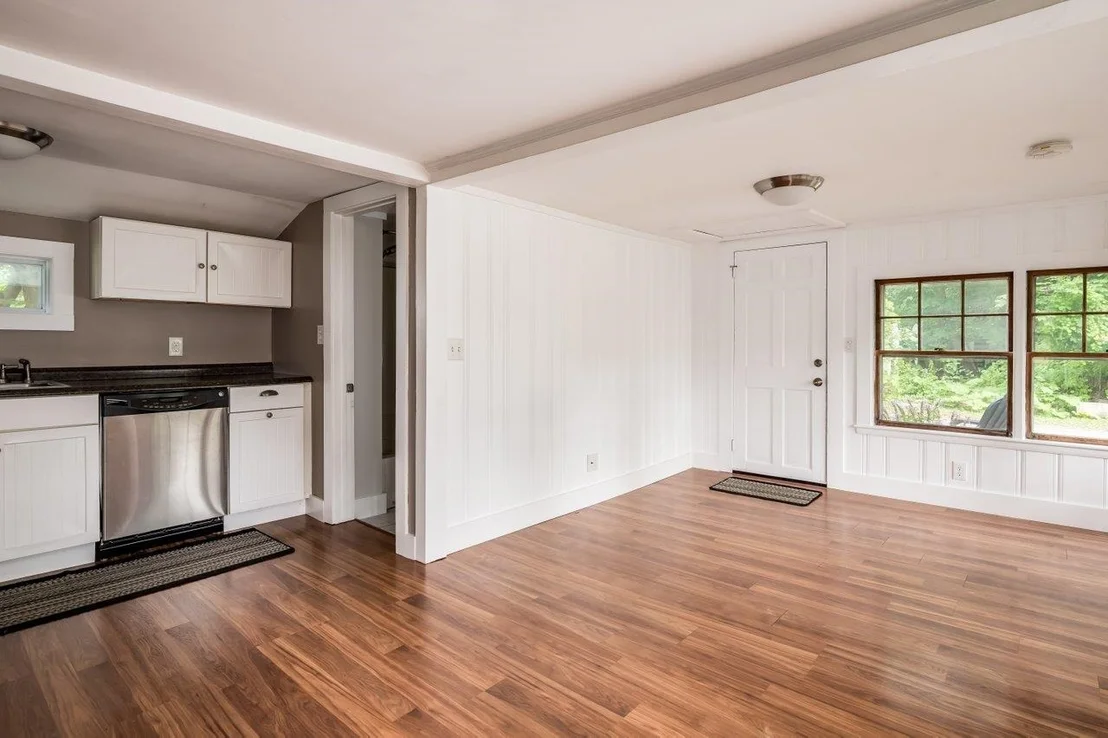 Photo of 348 Dover Point