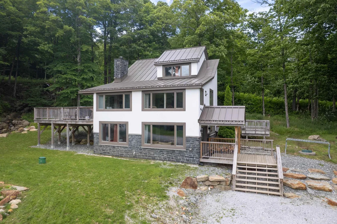 Photo of Unit UNITD at 300 Trailside