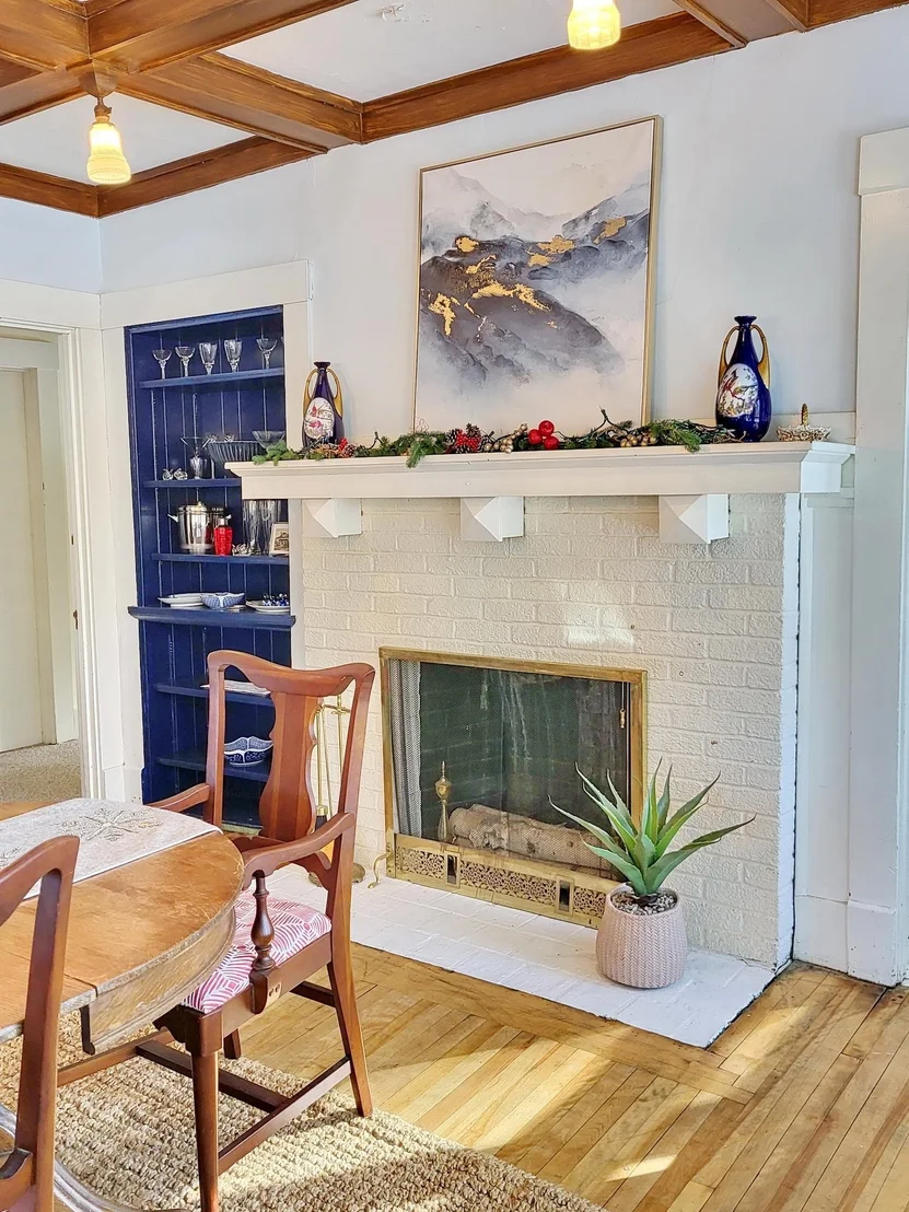 Photo of 2480 Main