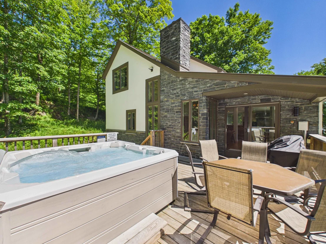 Photo of Unit UNITD at 300 Trailside