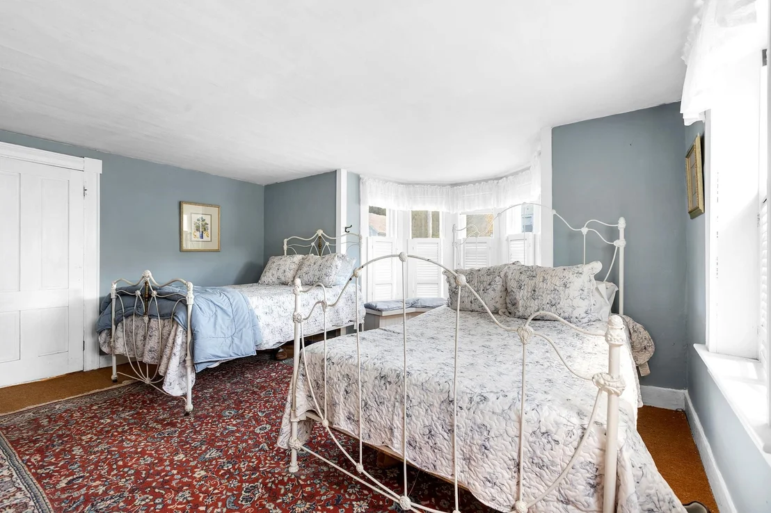 Photo of 761 Main