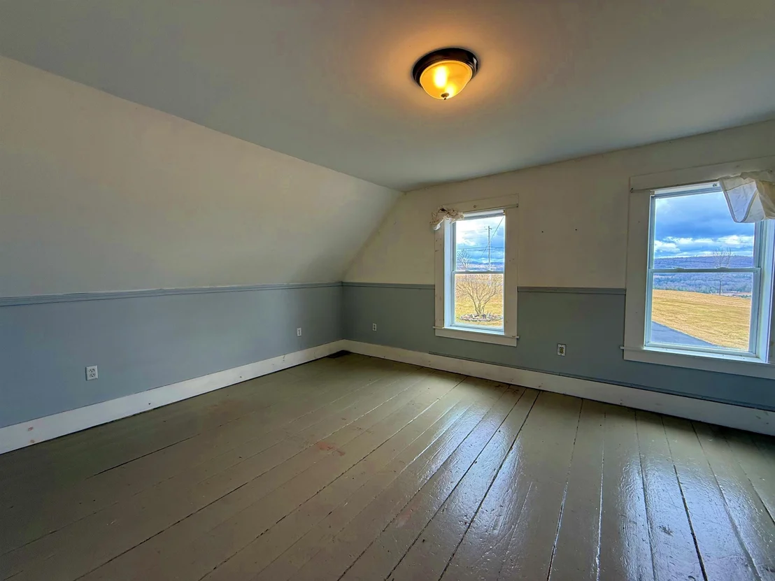 Photo of 2570 Maple Hill