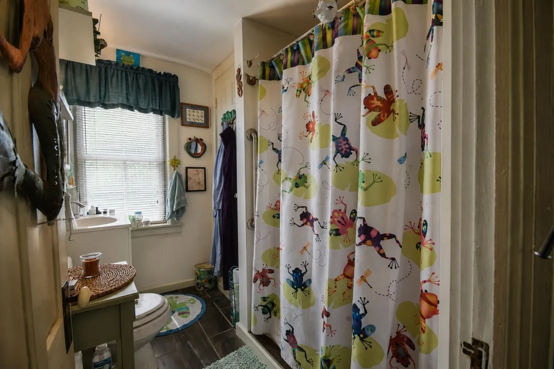 Photo of 2340 Panton