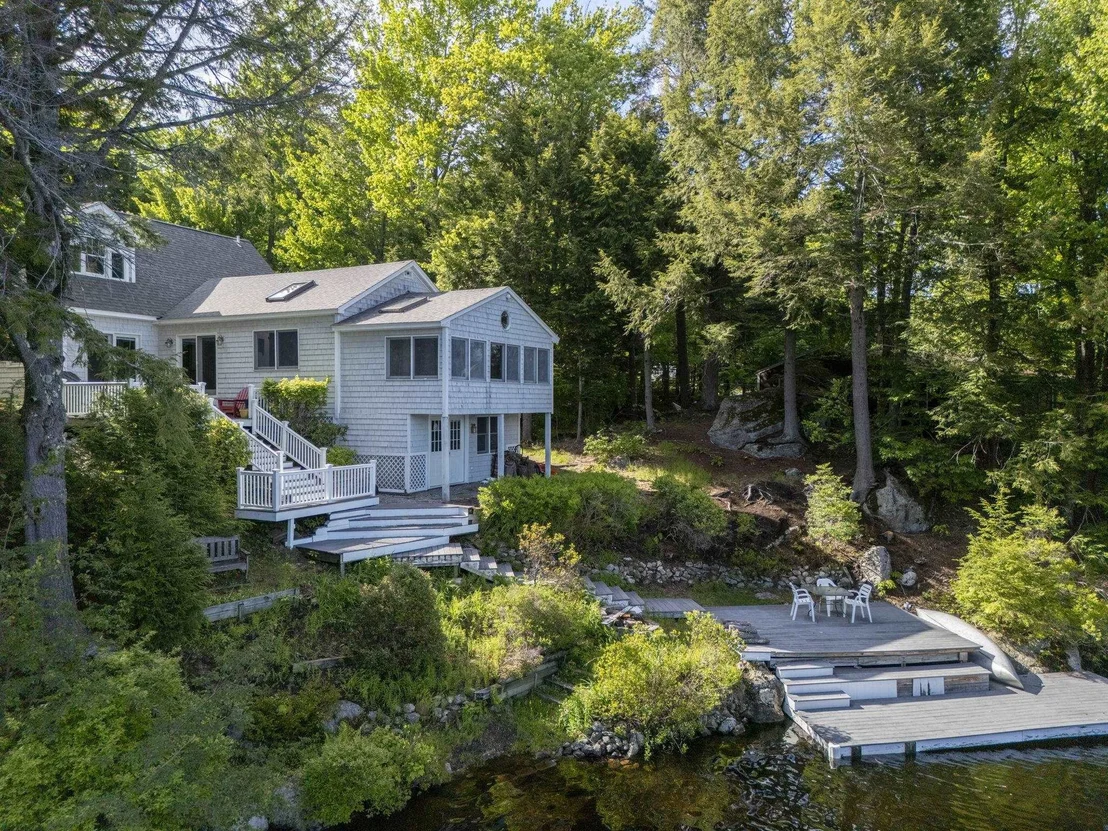Photo of 2221 Valley
