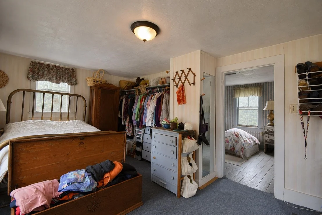 Photo of 2340 Panton