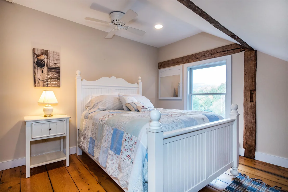 Photo of 3259 West Hill
