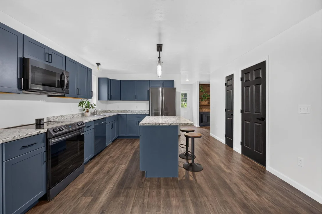 Photo of 992 Beauty Hill