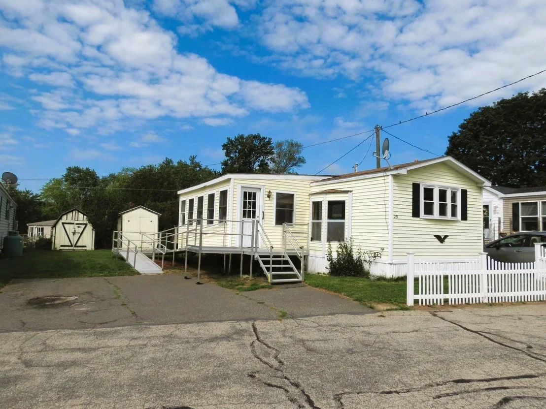 Photo of 29 Derlon