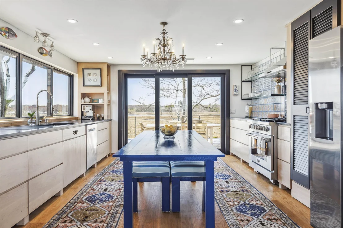 Photo of 1681 Ocean