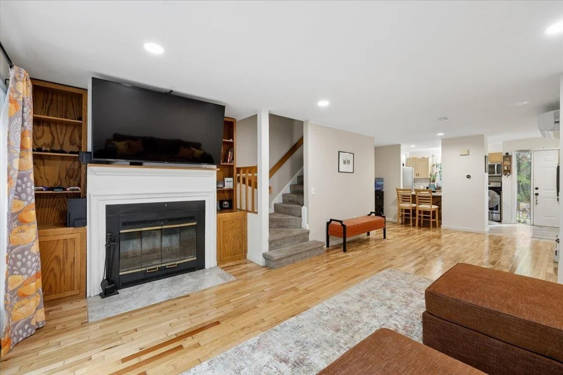 Photo of Unit 108 at 1465 Hooksett