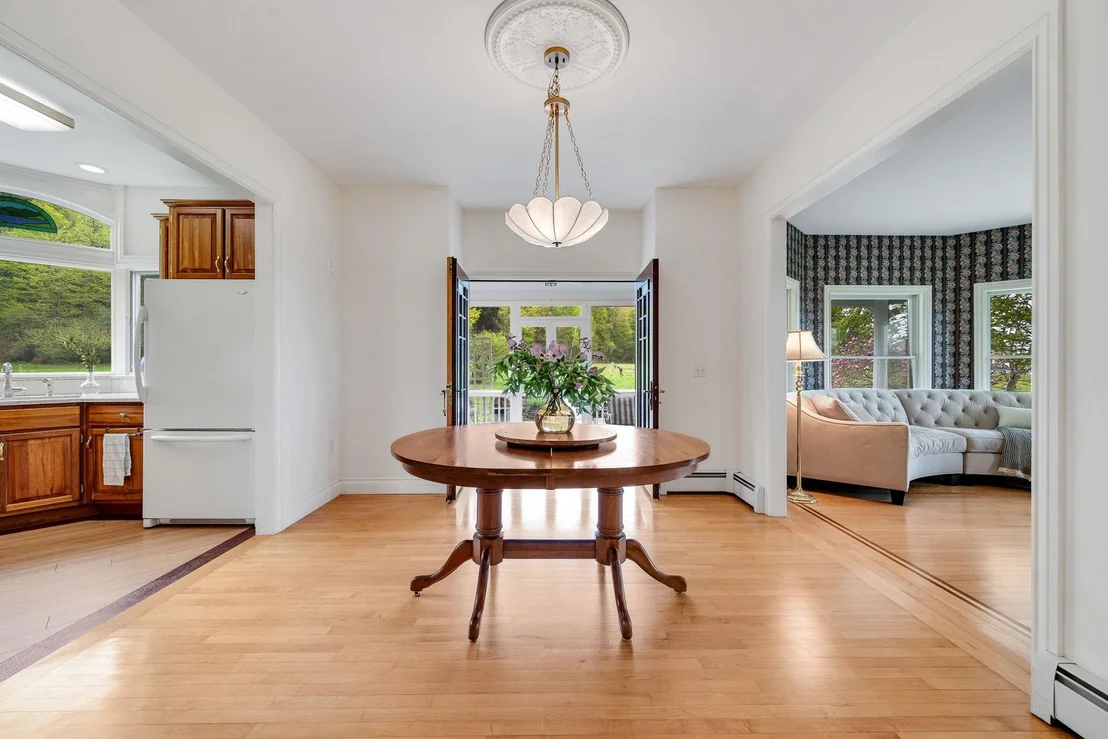 Photo of 302 Ledge Hill