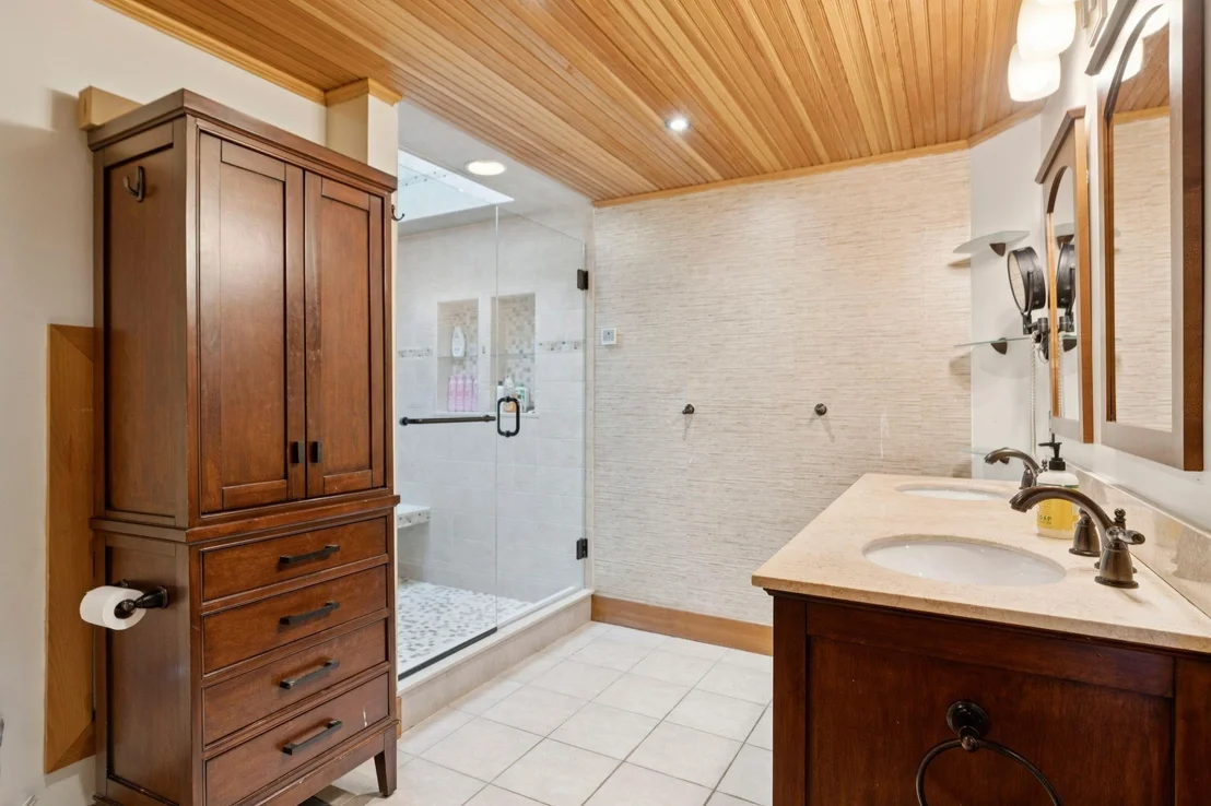 Photo of 441 Rhoades Hill