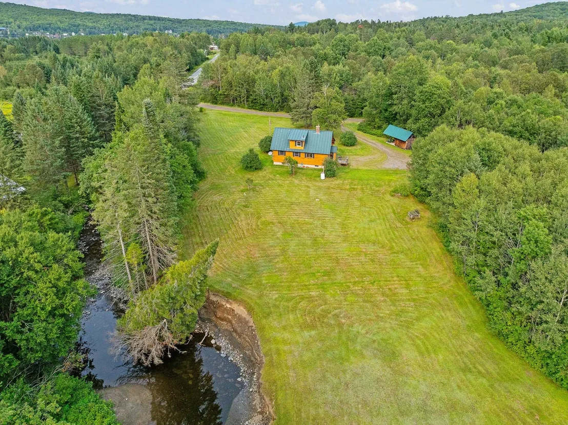Photo of 44 Dubeau