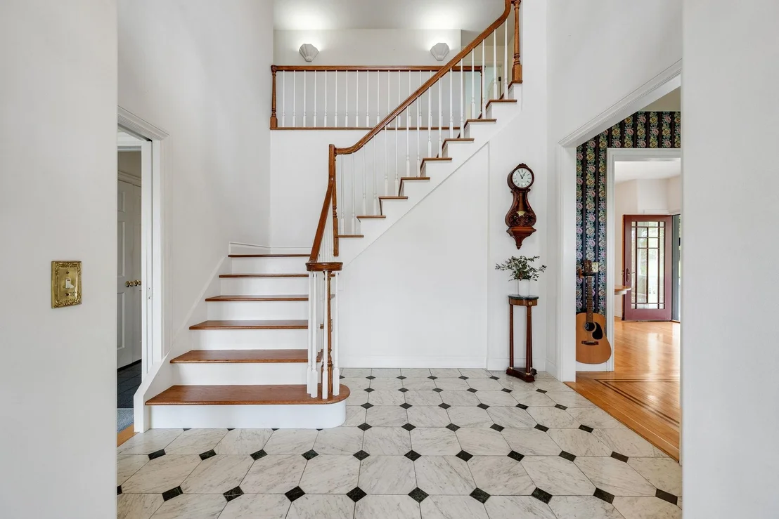 Photo of 302 Ledge Hill