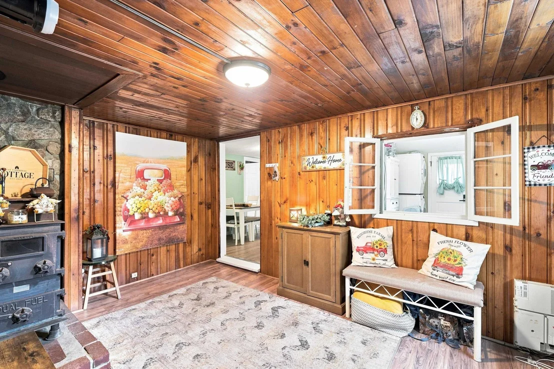 Photo of 33 Beacon Hill