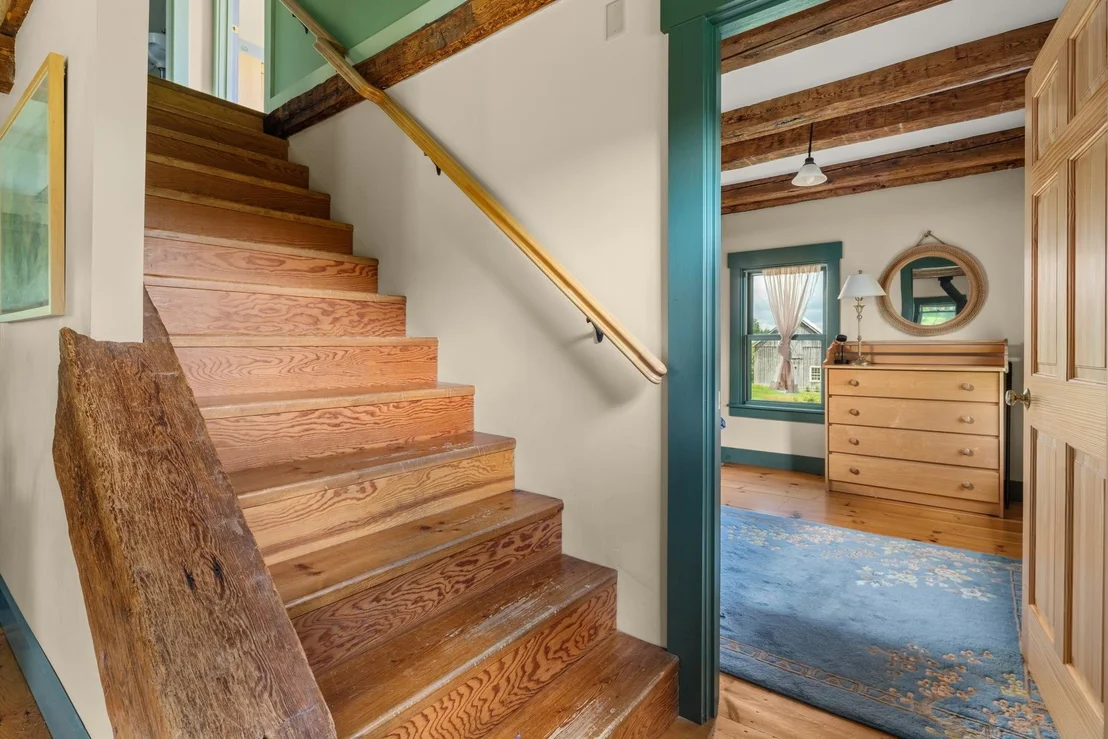 Photo of 1076 Brown Hill